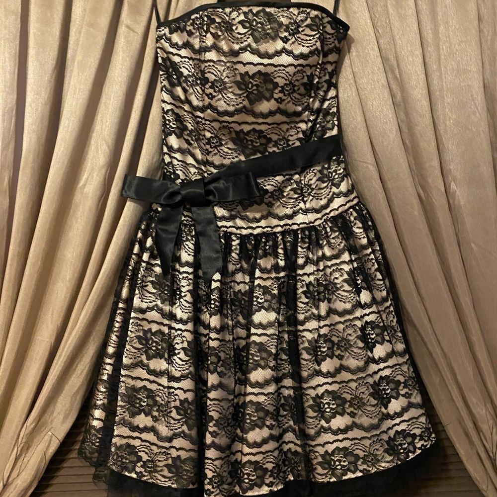 Jessica McClintock Gunne Sax Lace Midi Dress